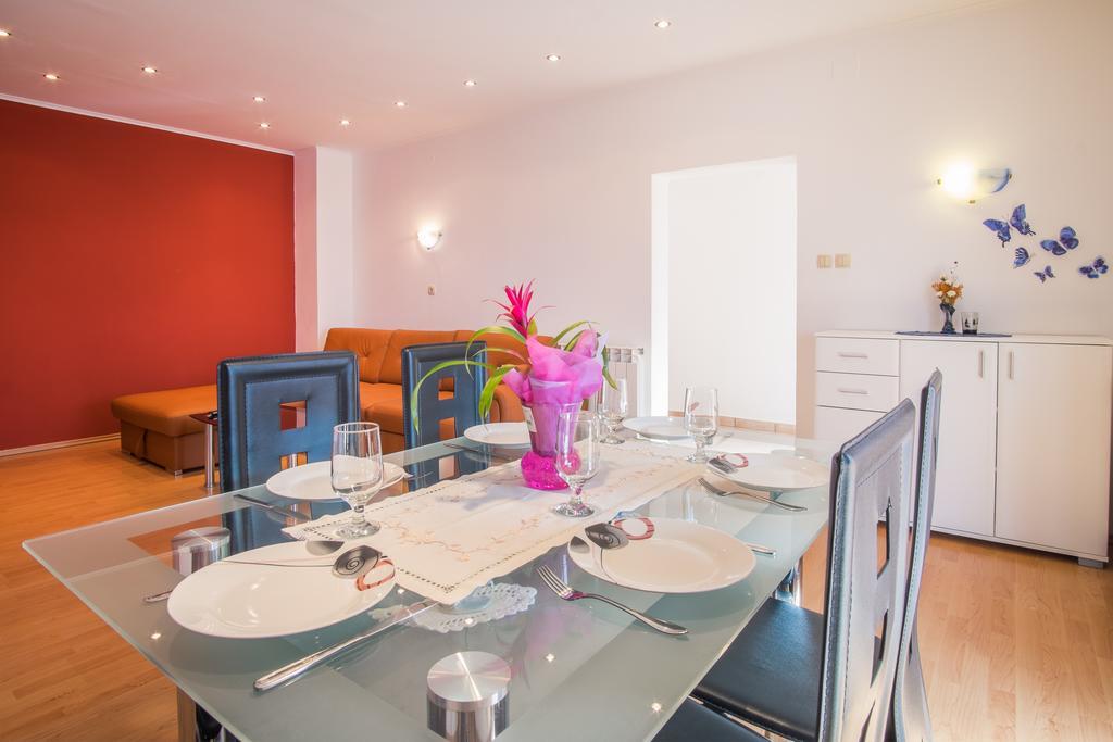 Pinezići Apartments Jenny מראה חיצוני תמונה