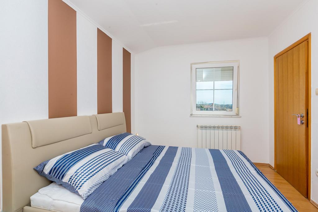 Pinezići Apartments Jenny מראה חיצוני תמונה