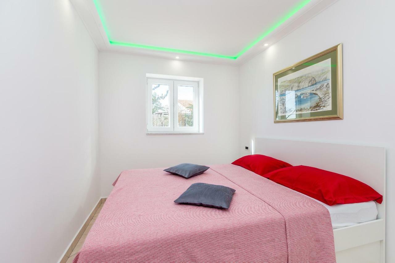 Pinezići Apartments Jenny מראה חיצוני תמונה